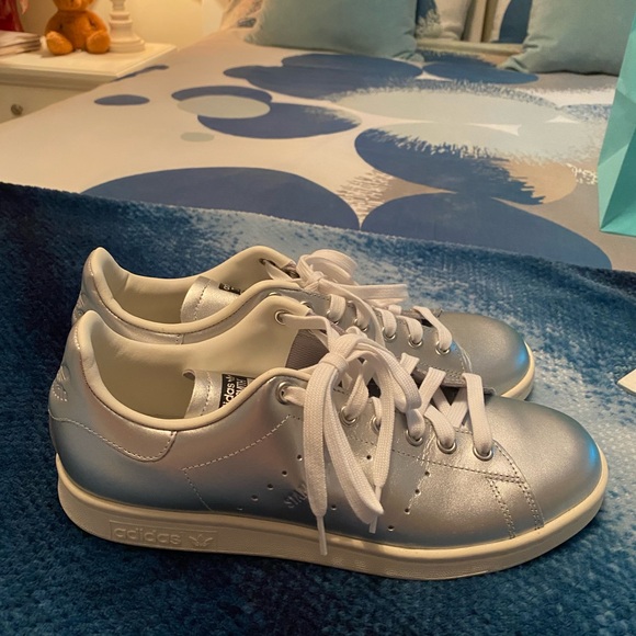 New Adidas Silver Tennis Shoes - Picture 6 of 7